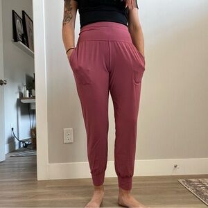 Athleta Salutation pink joggers